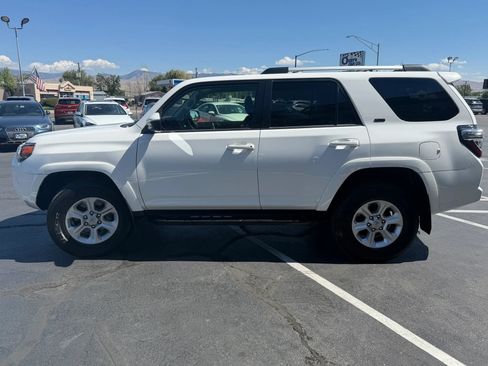 Used 2020 Toyota 4Runner SR5 w/ Wilderness Package AWD/4WD image 6