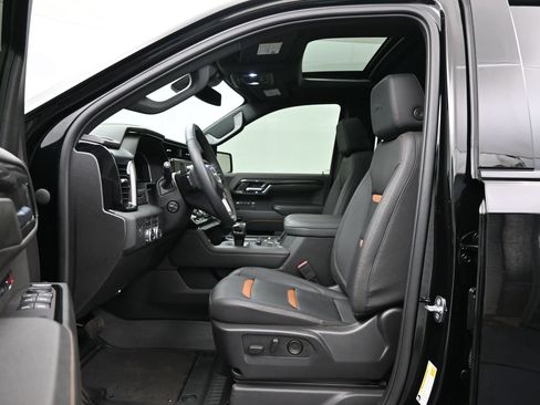 Used 2024 GMC Sierra 1500 AT4 w/ AT4 Preferred Package AWD/4WD image 9