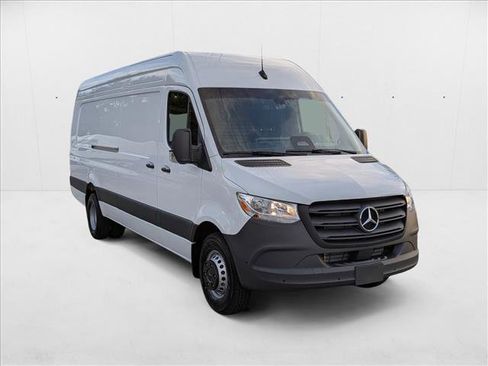 New 2025 Mercedes-Benz Sprinter 4500 image 7