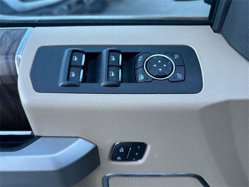 Certified 2019 Ford F150 Lariat image 14