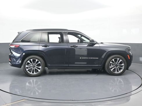 Used 2024 Jeep Grand Cherokee Overland w/ Luxury Tech Group IV image 7