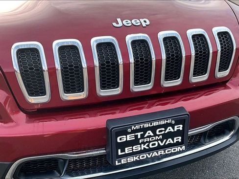 Used 2017 Jeep Cherokee Limited image 27