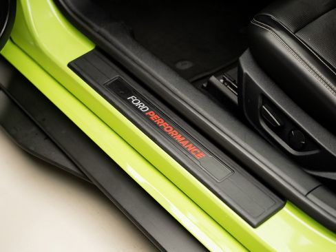 Used 2020 Ford Mustang Shelby GT500 w/ Technology Package image 59