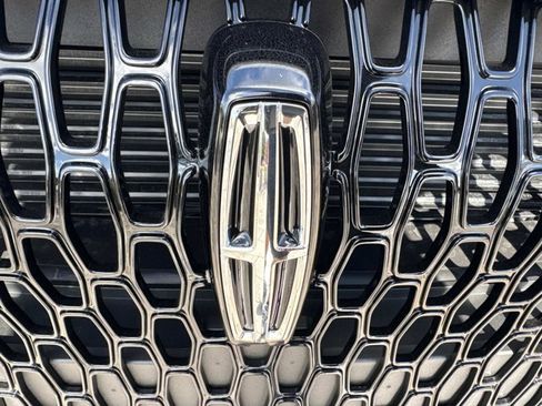 New 2026 Lincoln Corsair Premiere FWD image 7