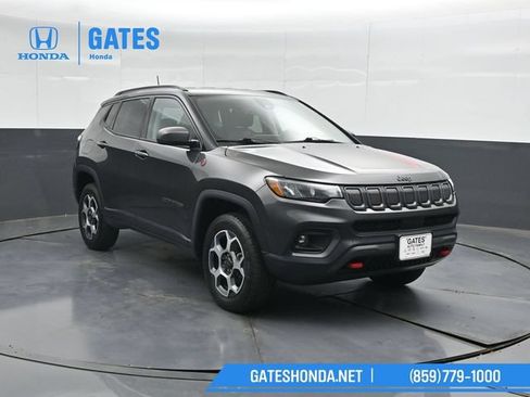 Used 2022 Jeep Compass Trailhawk w/ Trailhawk Convenience Group AWD/4WD image 4