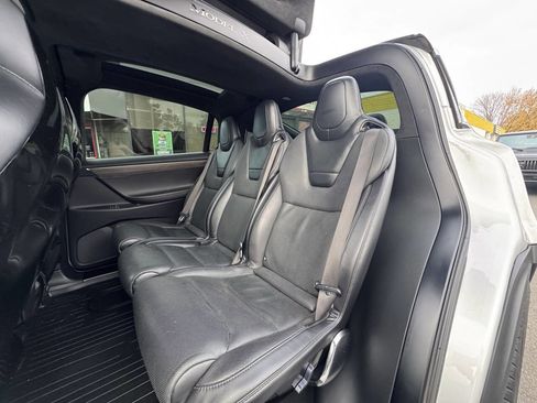 Used 2016 Tesla Model X P90D image 21
