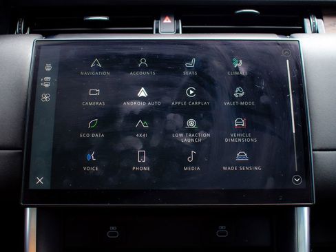 Used 2024 Land Rover Discovery Sport S image 25