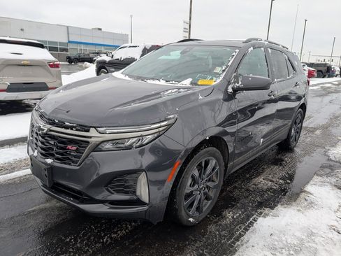 Used 2023 Chevrolet Equinox RS image 4