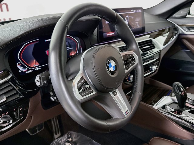 Used 2023 BMW M550i xDrive w/ Parking Assistance Package AWD/4WD image 11