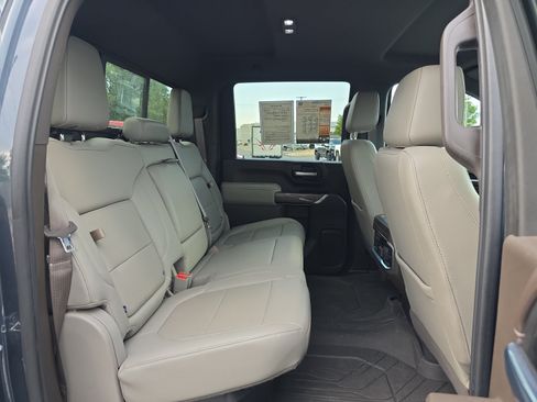 Used 2020 Chevrolet Silverado 2500 LTZ w/ Technology Package AWD/4WD image 28