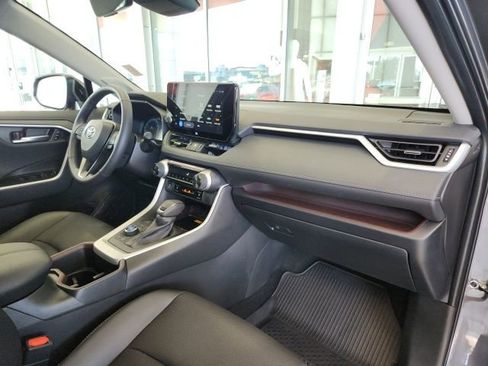 Used 2025 Toyota RAV4 Limited w/ Advanced Technology Package image 27