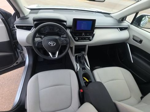 Used 2023 Toyota Corolla Cross LE FWD image 17
