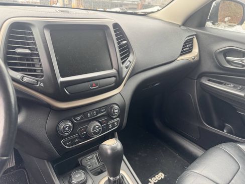 Used 2016 Jeep Cherokee Limited AWD/4WD image 15