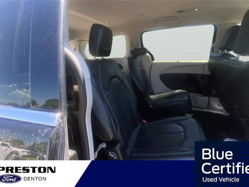 Used 2022 Chrysler Pacifica Touring-L FWD image 16