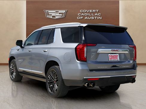 Used 2021 GMC Yukon Denali w/ Denali Premium Package AWD/4WD image 3