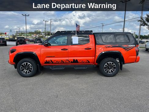 Used 2023 Toyota Tacoma TRD Sport w/ Black Out Package (TMS) AWD/4WD image 2
