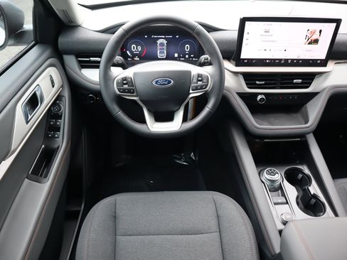 New 2025 Ford Explorer Active image 20