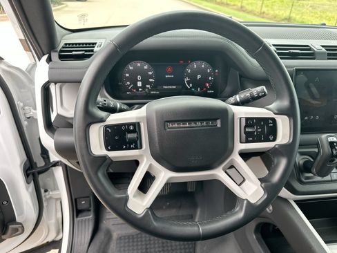 Used 2025 Land Rover Defender 110 S AWD/4WD image 14