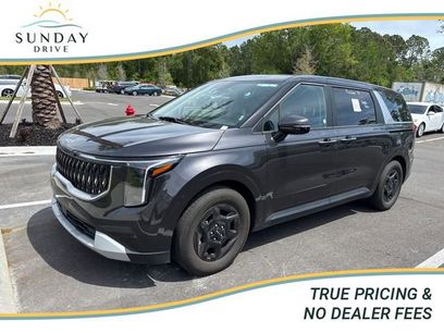 Used 2025 Kia Carnival