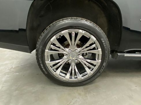 Used 2017 Cadillac Escalade Platinum AWD/4WD image 17