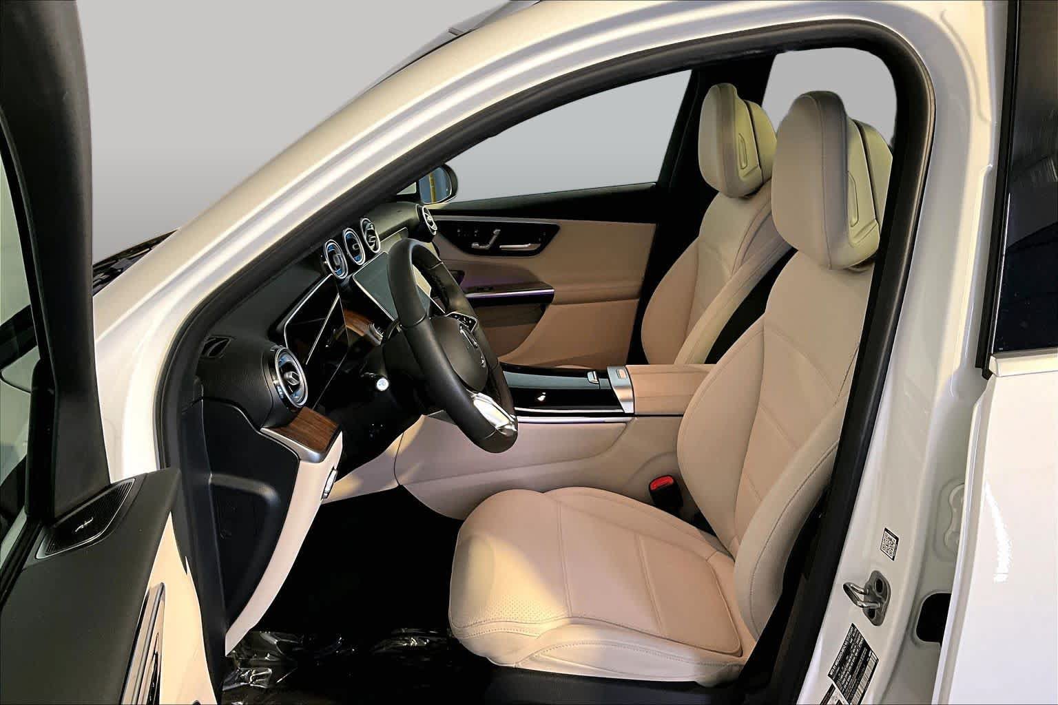 Certified 2026 Mercedes-Benz GLC 300 4MATIC image 9