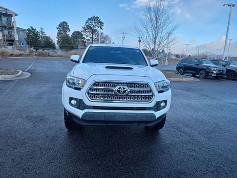 Used 2017 Toyota Tacoma 2WD Double Cab image 8