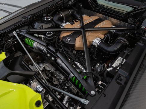 Used 2021 Lamborghini Aventador SVJ AWD/4WD image 19