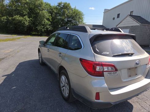 Used 2015 Subaru Outback 2.5i Premium AWD/4WD image 8