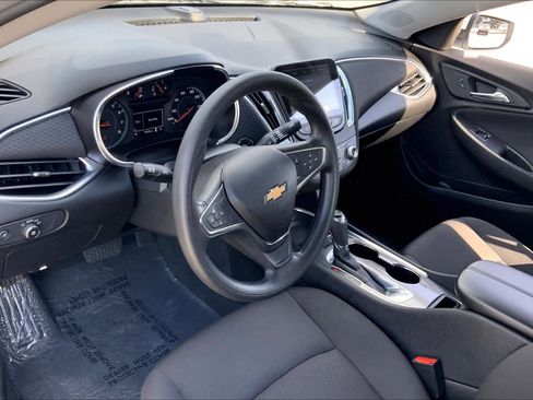 Used 2020 Chevrolet Malibu LT FWD image 18