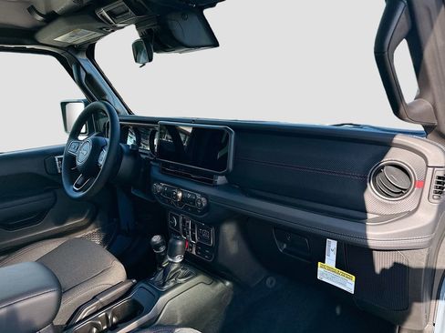 New 2025 Jeep Gladiator Rubicon w/ Dual Top Group image 31