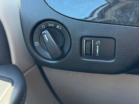 Used 2015 RAM C/V Tradesman FWD image 17