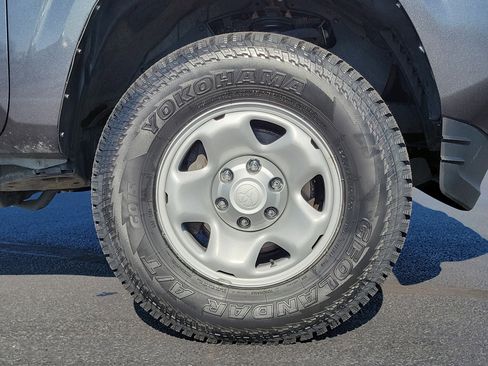 Used 2023 Toyota Tacoma SR image 5