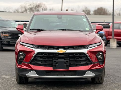 Used 2025 Chevrolet Blazer LT AWD/4WD image 2