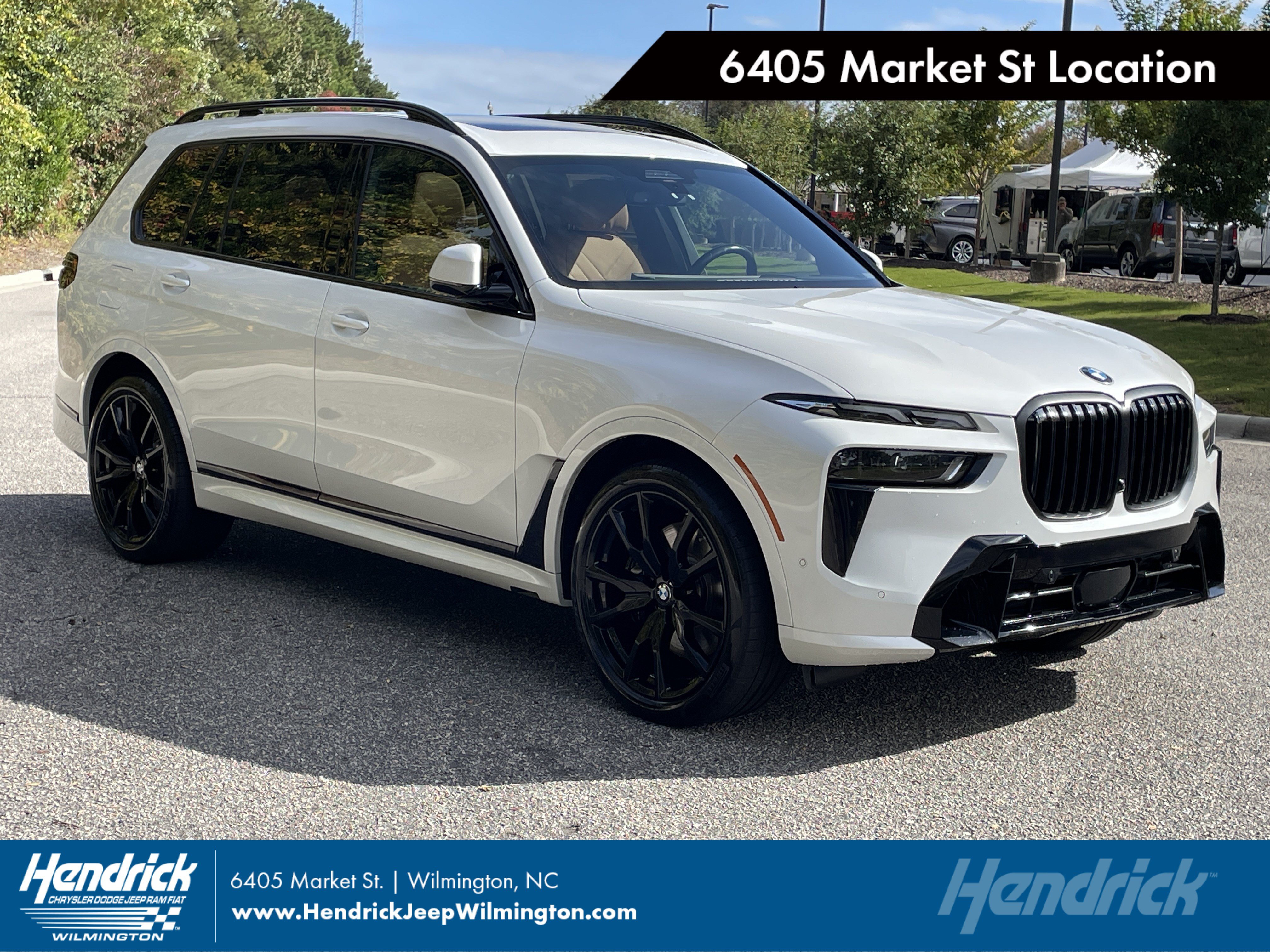 Used 2025 BMW X7 xDrive40i w/ M Sport Package AWD/4WD image 1
