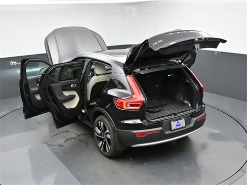 Used 2024 Volvo XC40 B5 Plus w/ Protection Package Premier image 50