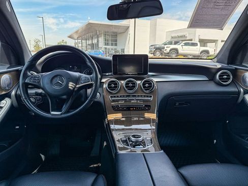 Used 2019 Mercedes-Benz GLC 300 4MATIC Coupe image 12