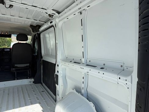 Used 2025 RAM ProMaster 2500 w/ Convenience Group FWD image 22