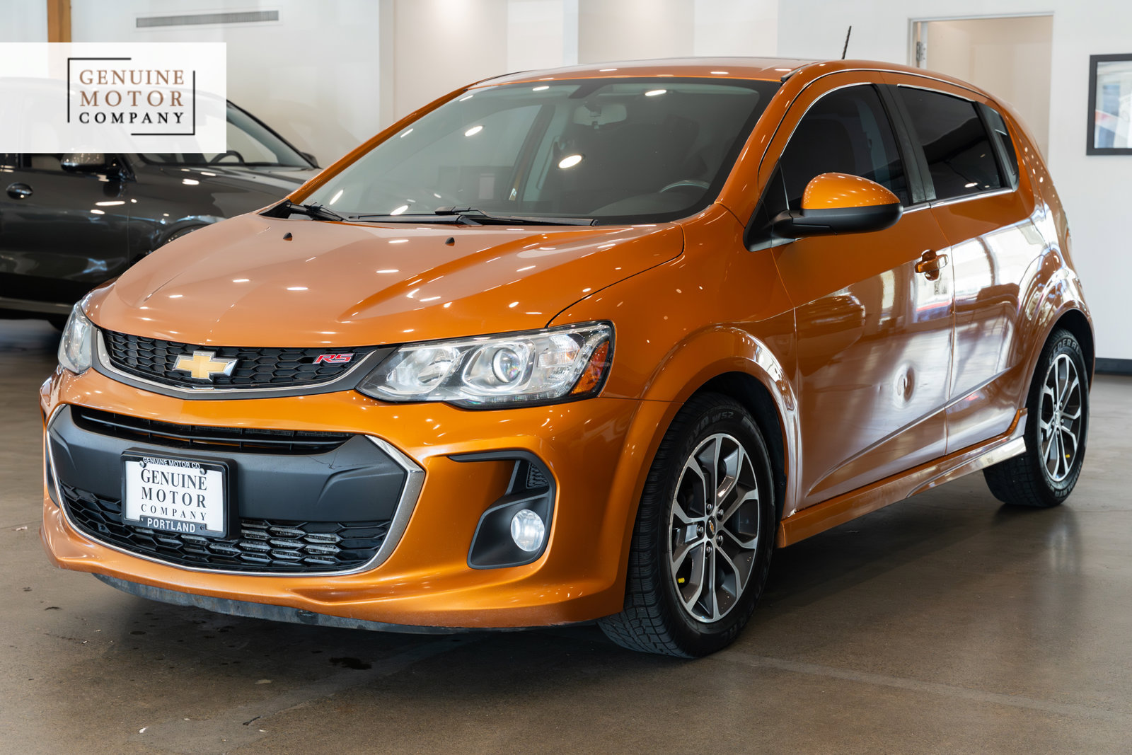 Used 2017 Chevrolet Sonic LT FWD image 1