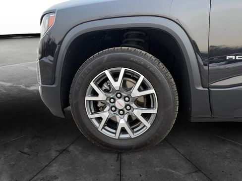 Used 2023 GMC Acadia SLT image 14