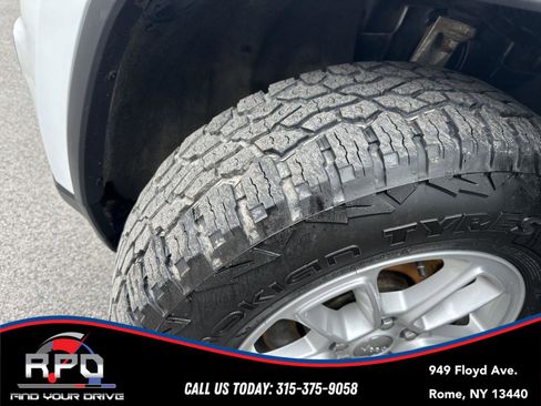 Used 2018 Jeep Grand Cherokee Laredo image 11