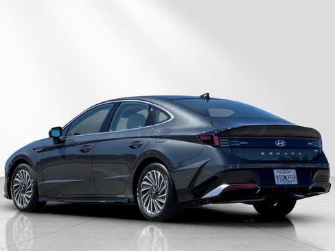 Certified 2025 Hyundai Sonata Limited FWD image 6