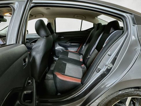Used 2025 Nissan Versa SR FWD image 21