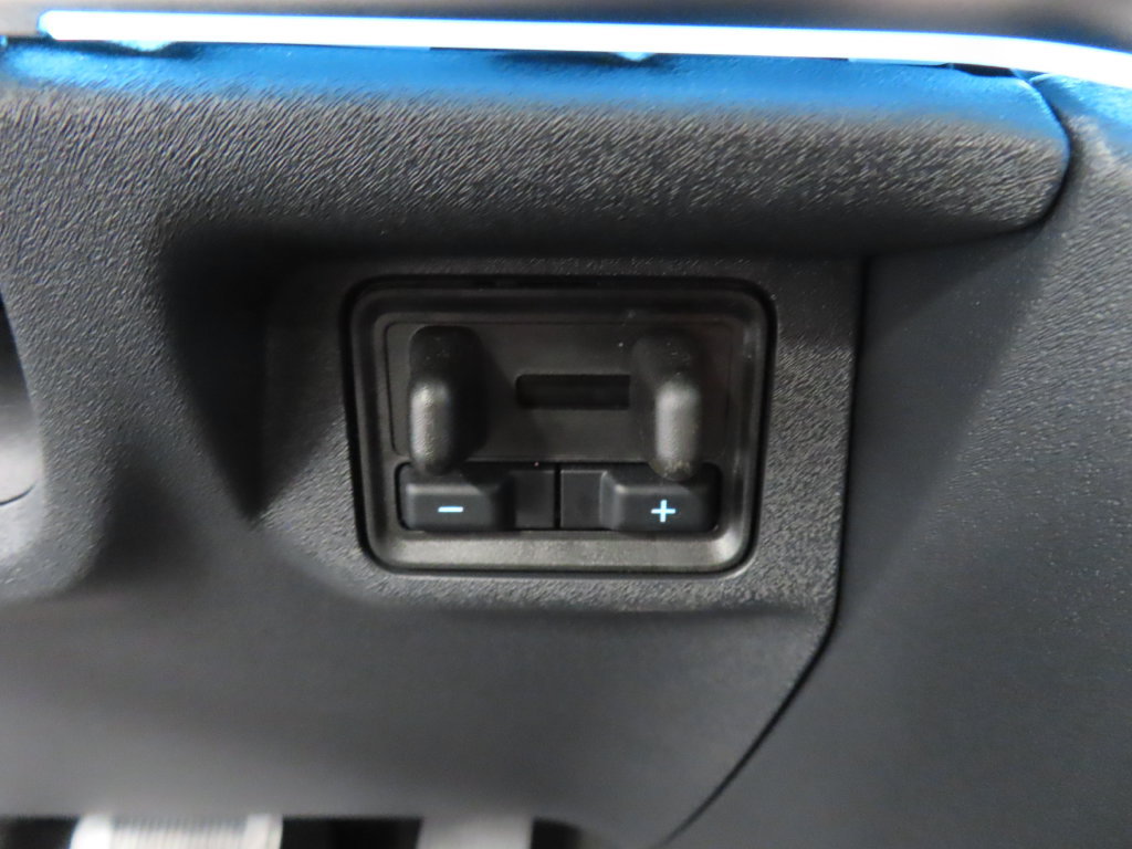 Used 2025 Ford Expedition Max Platinum w/ Platinum Ultimate Package AWD/4WD image 70