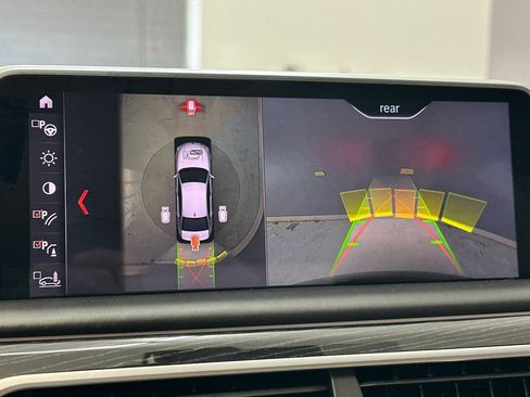 Used 2019 BMW 740i image 23