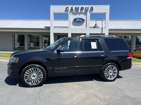 Used 2015 Lincoln Navigator 4WD image 2