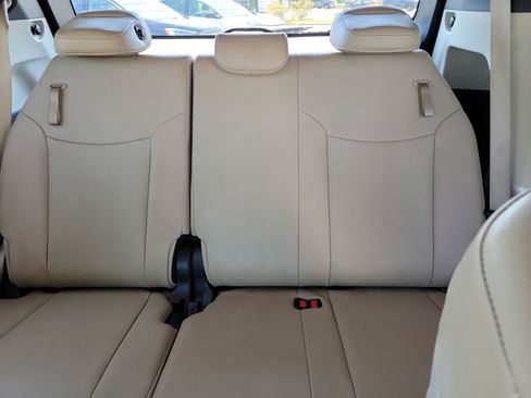 Certified 2023 Toyota Sienna XLE FWD image 13