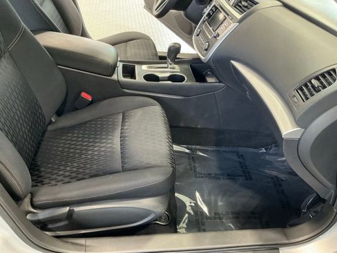 Used 2017 Nissan Altima 2.5 S w/ Power Driver Seat Package FWD image 8