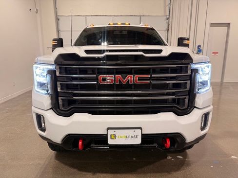 Used 2023 GMC Sierra 2500 AT4 AWD/4WD image 2
