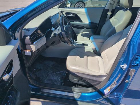 Used 2020 Kia Niro EX Premium FWD image 17