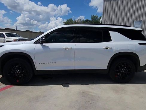 Used 2024 Chevrolet Traverse LT w/ Enhanced Driving Package FWD image 5